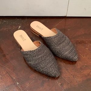 Handmade woven Inne slip on pointed toe mules in a slate/lilac